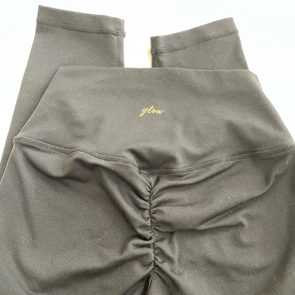 Black GLOW activewear leggings with scrunch bottoms - Picture 3 of 4